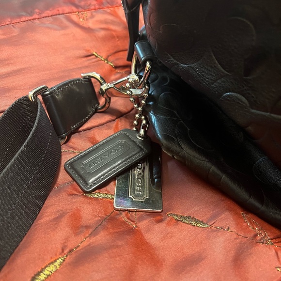 Men’s/women’s Coach embossed leather overnight bag. - Picture 6 of 6